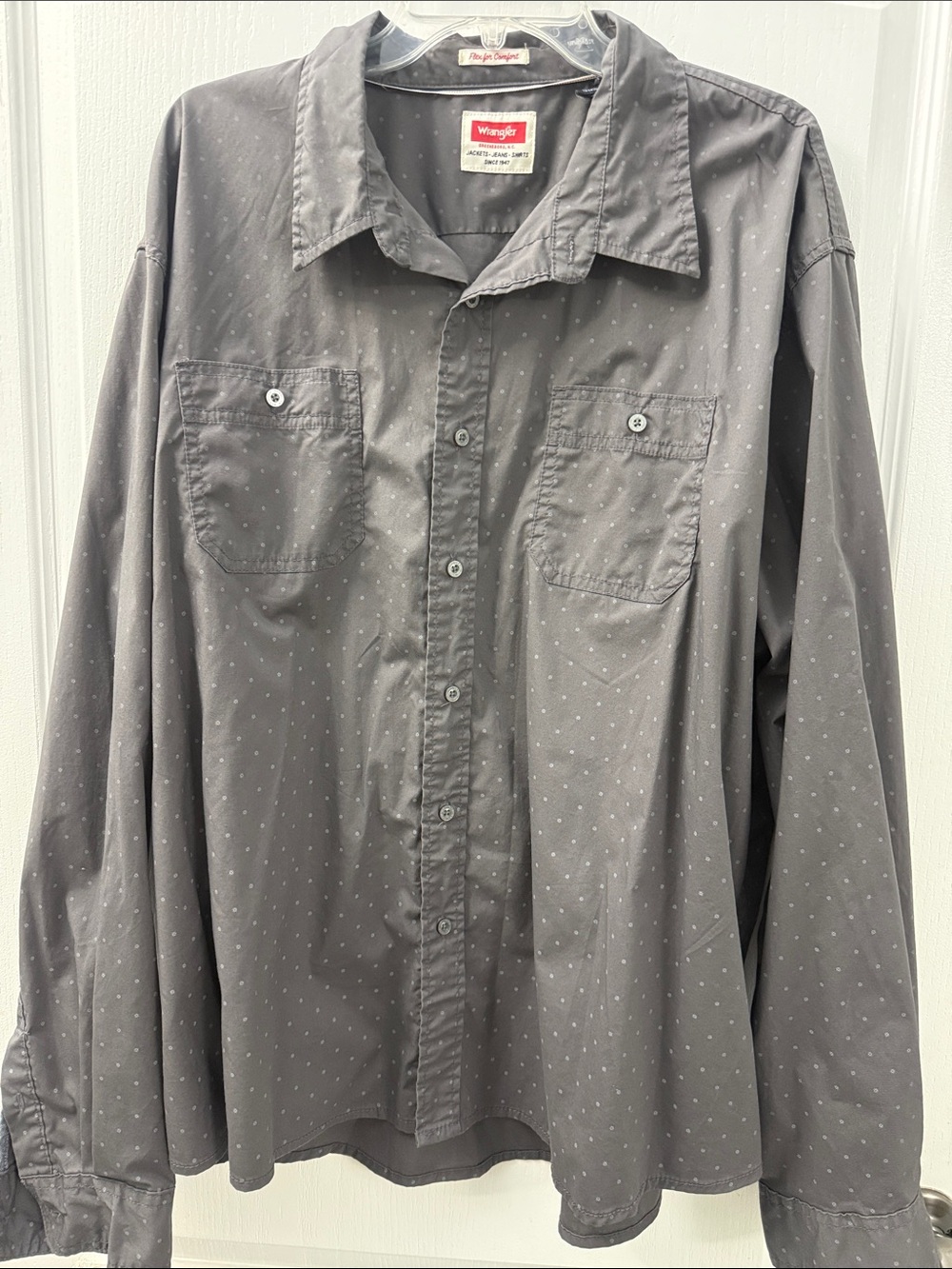 Wrangler Men's Charcoal Gray Dotted Button-Down Shirt